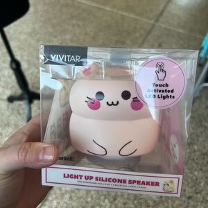 Vivitar Light Up Silicone Speaker - Pink